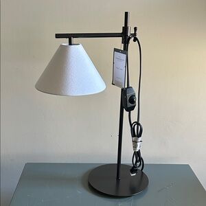 Threshold (studio McGee) Dimming Black Table Lamp